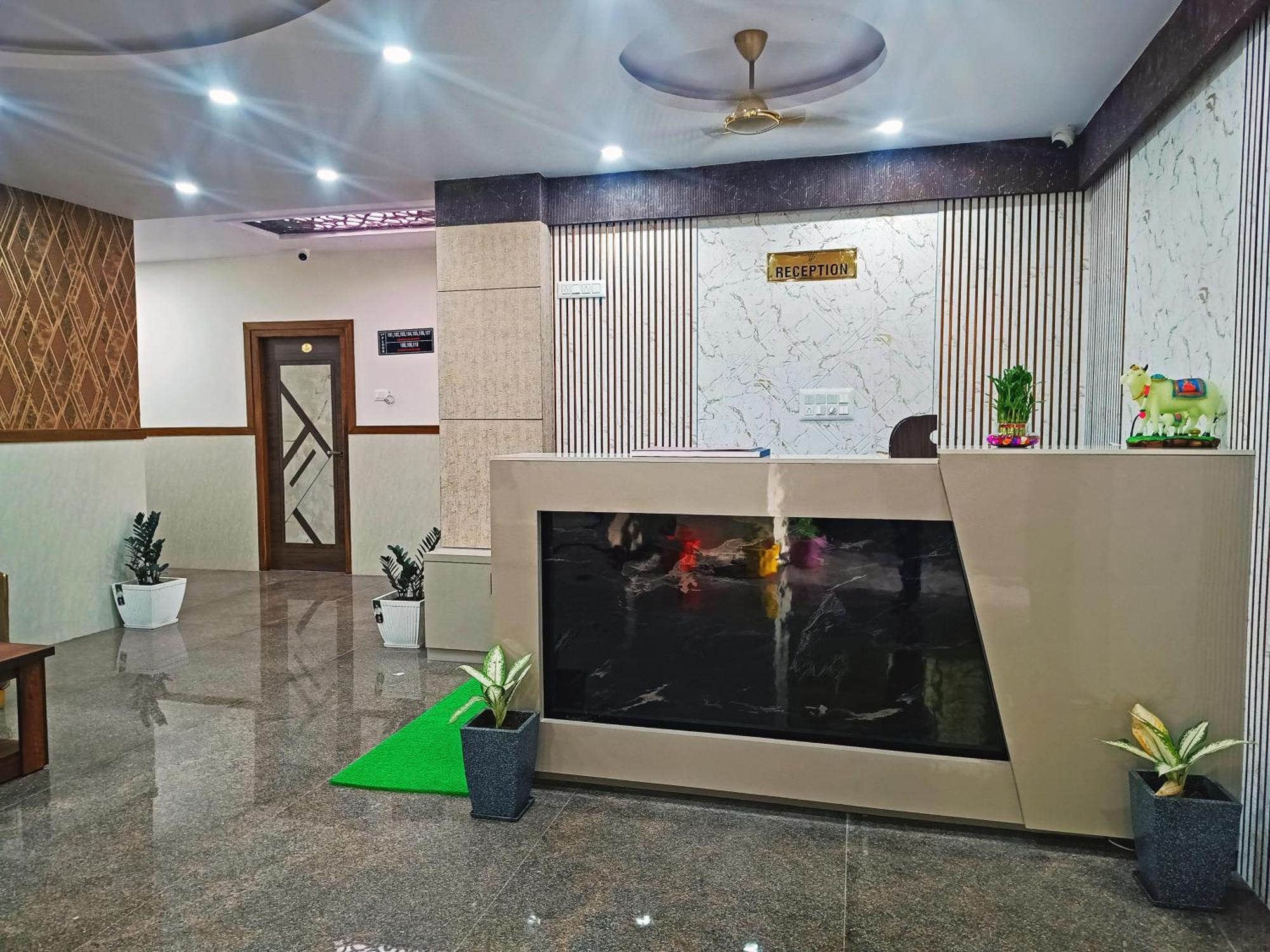 Hotel Achhu Palace Bangalore Eksteriør bilde