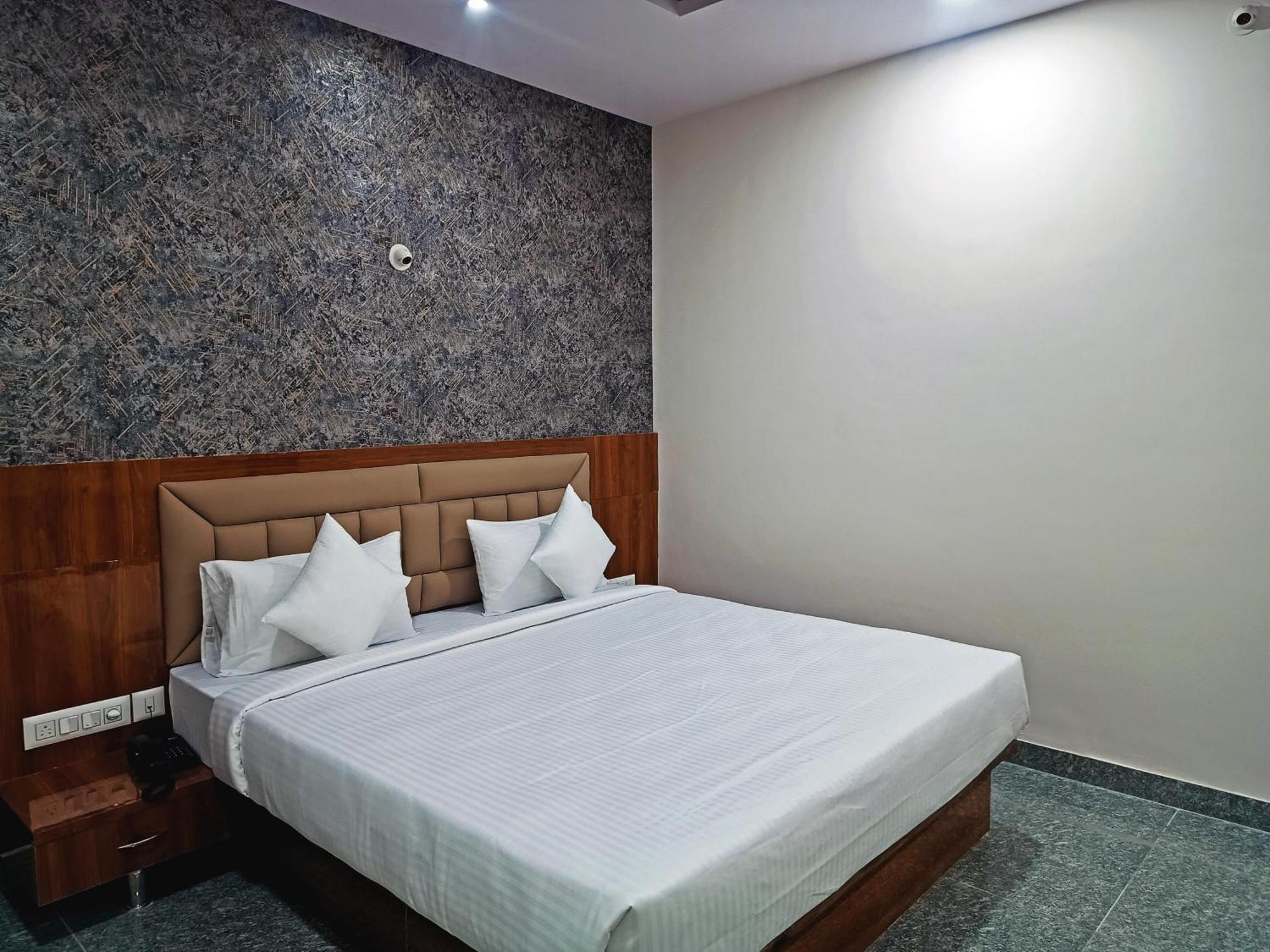 Hotel Achhu Palace Bangalore Eksteriør bilde