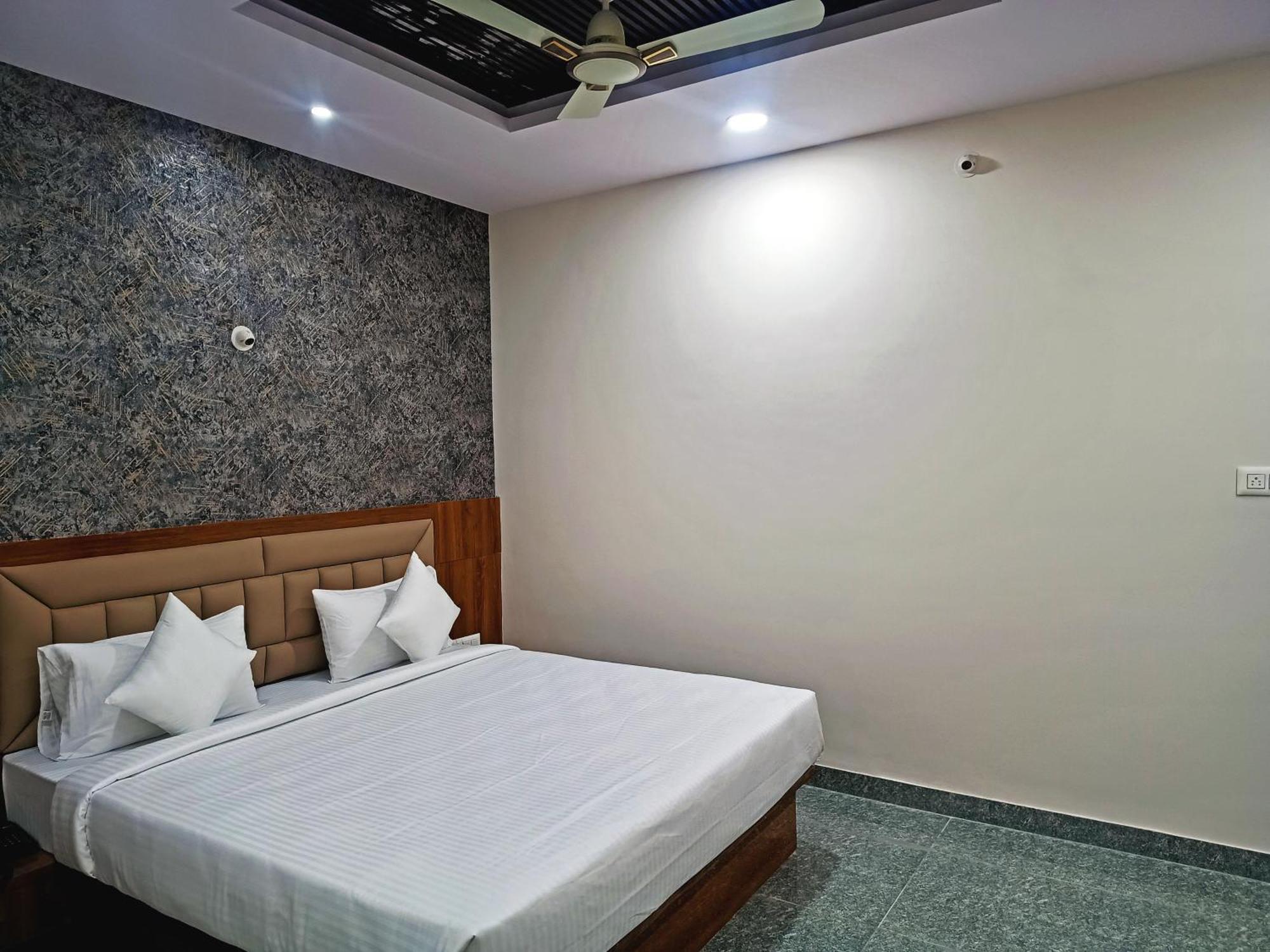 Hotel Achhu Palace Bangalore Eksteriør bilde