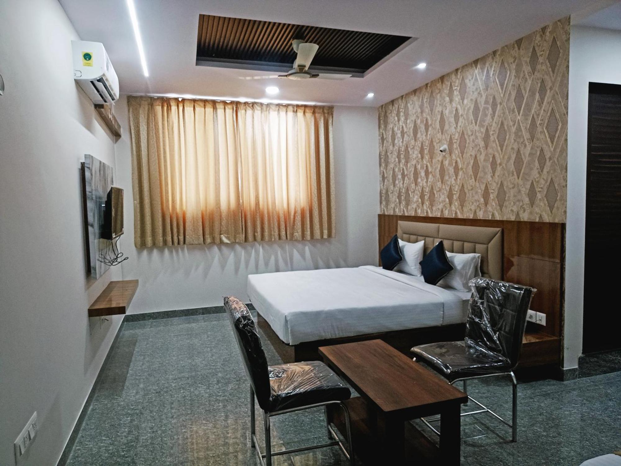 Hotel Achhu Palace Bangalore Eksteriør bilde