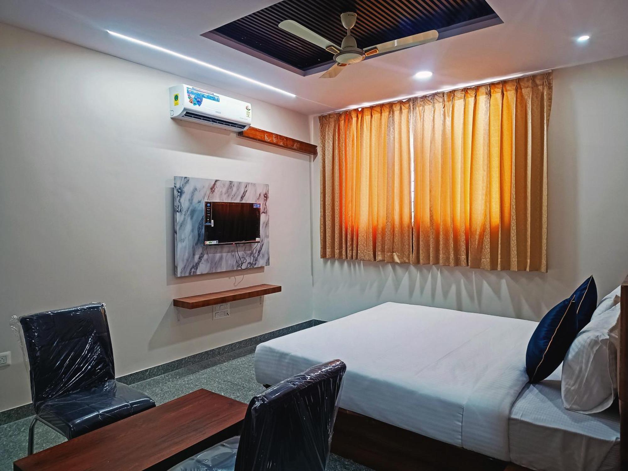 Hotel Achhu Palace Bangalore Eksteriør bilde