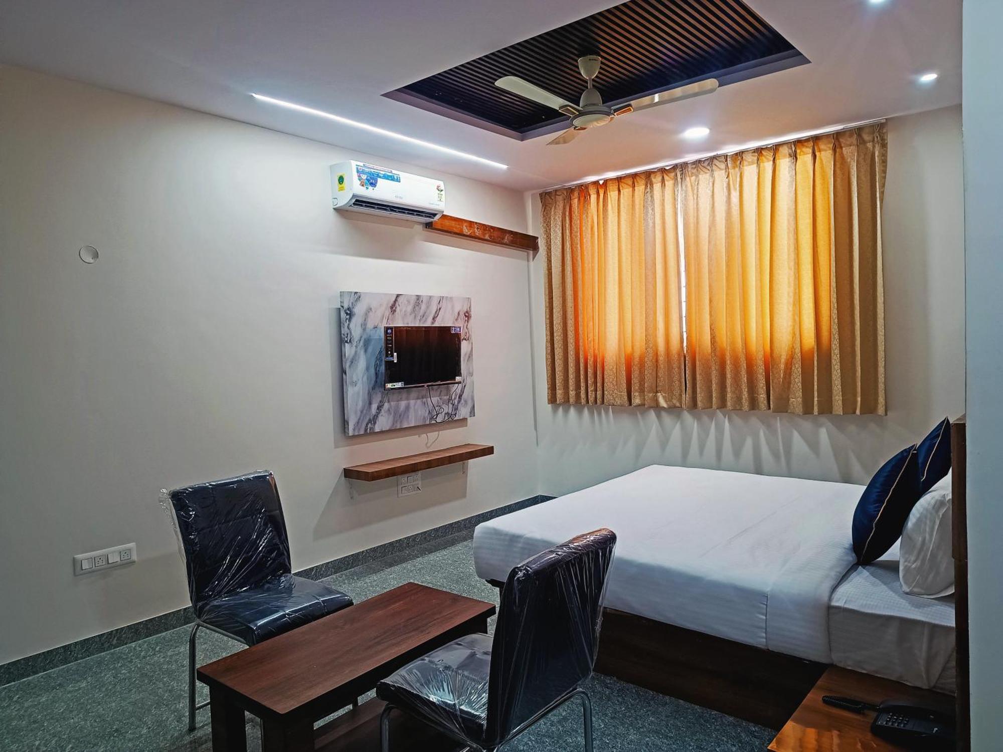 Hotel Achhu Palace Bangalore Eksteriør bilde