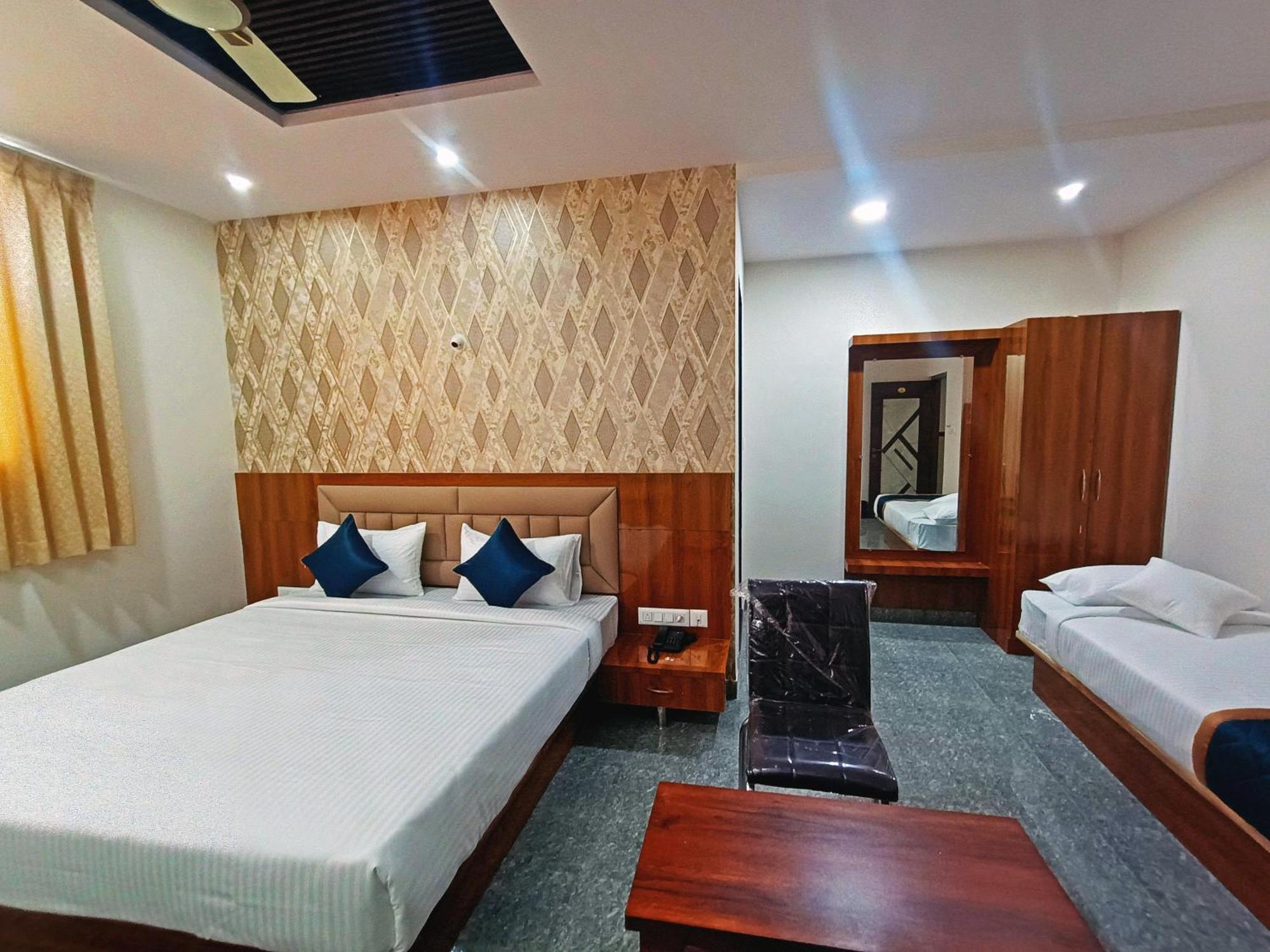 Hotel Achhu Palace Bangalore Eksteriør bilde