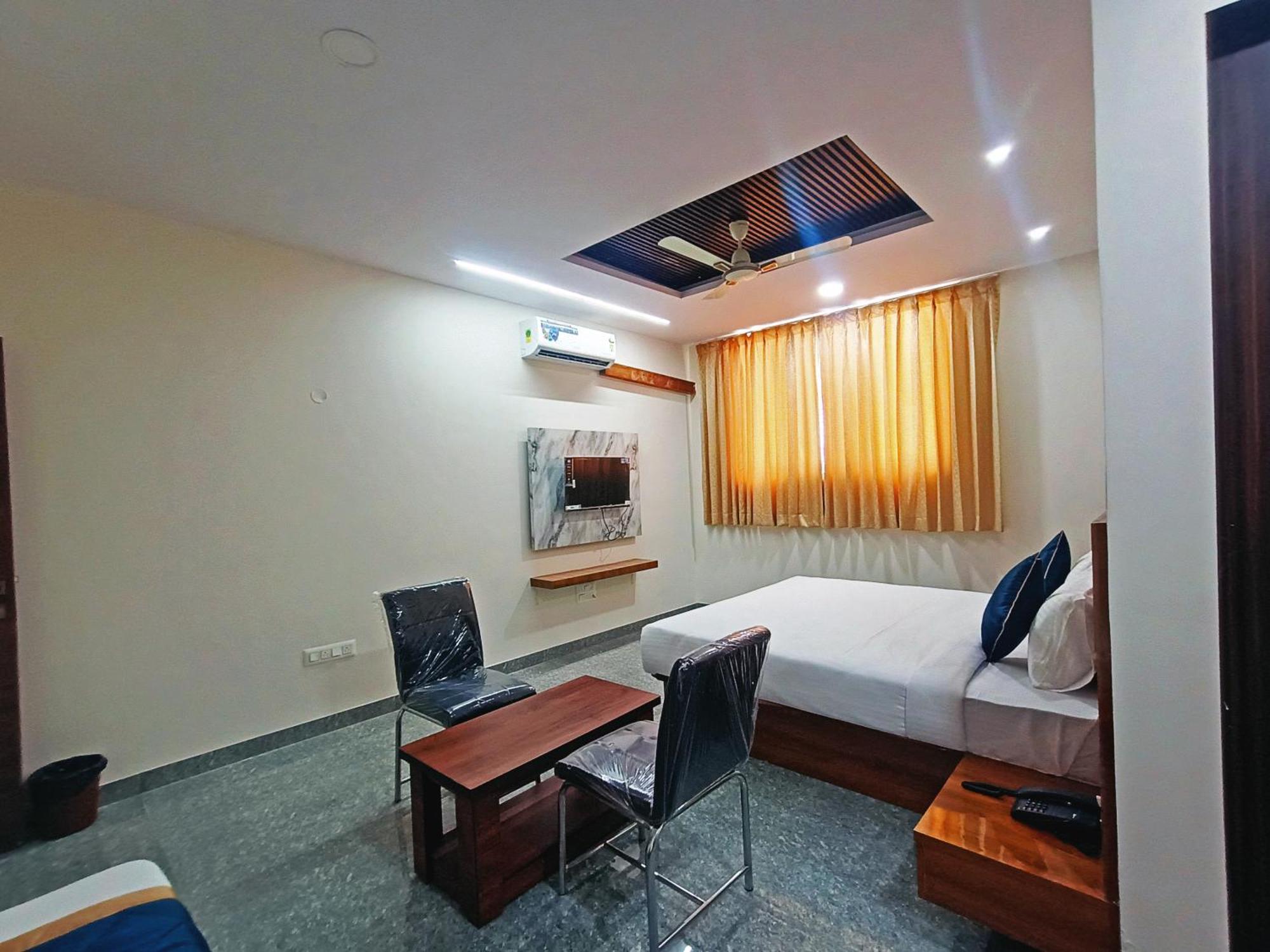 Hotel Achhu Palace Bangalore Eksteriør bilde