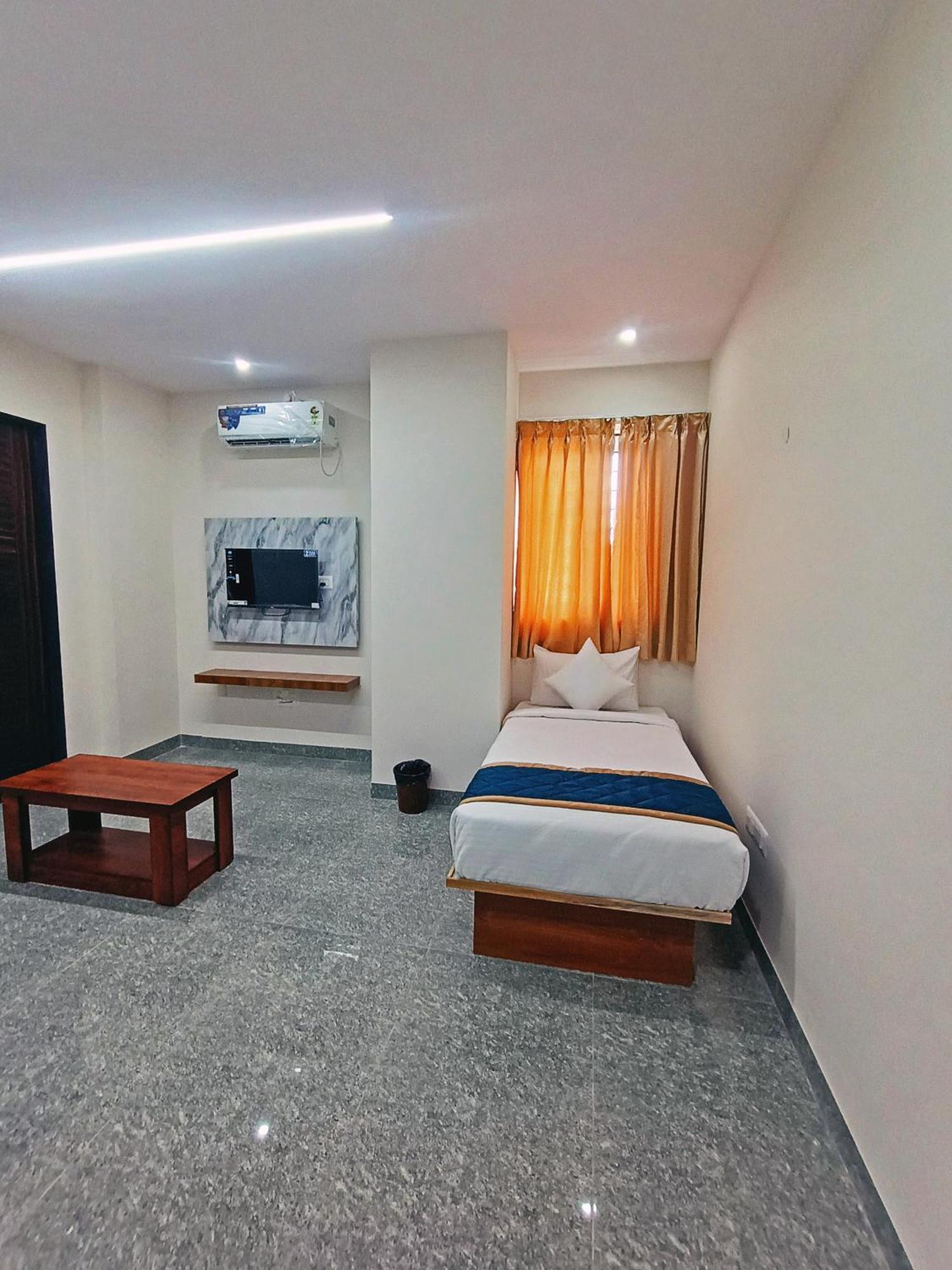 Hotel Achhu Palace Bangalore Eksteriør bilde