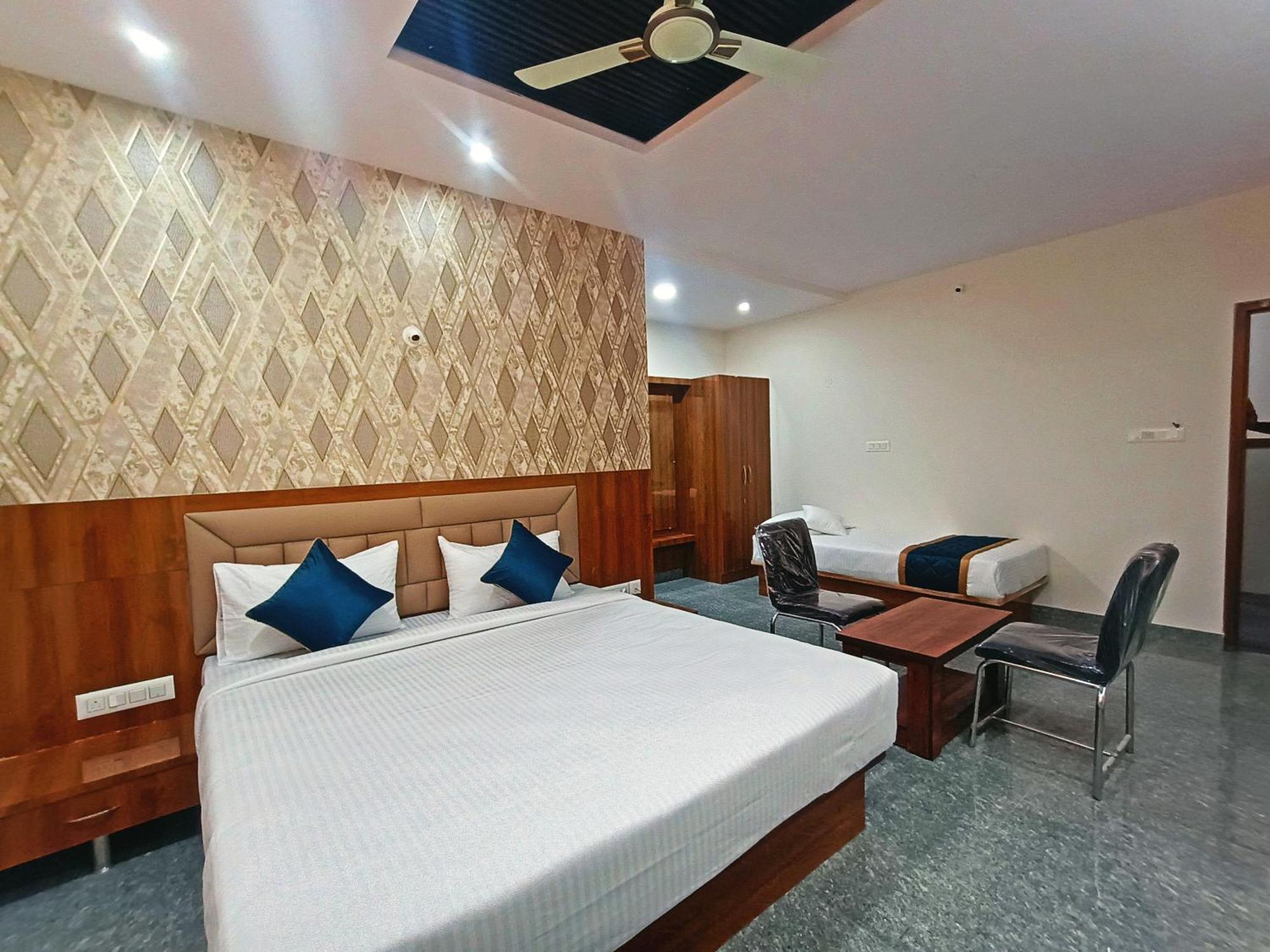 Hotel Achhu Palace Bangalore Eksteriør bilde